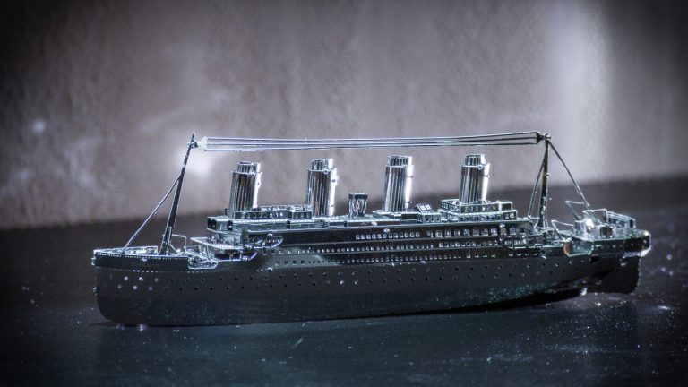 Metal Earth – 3D Metal Model Kit: RMS Titanic